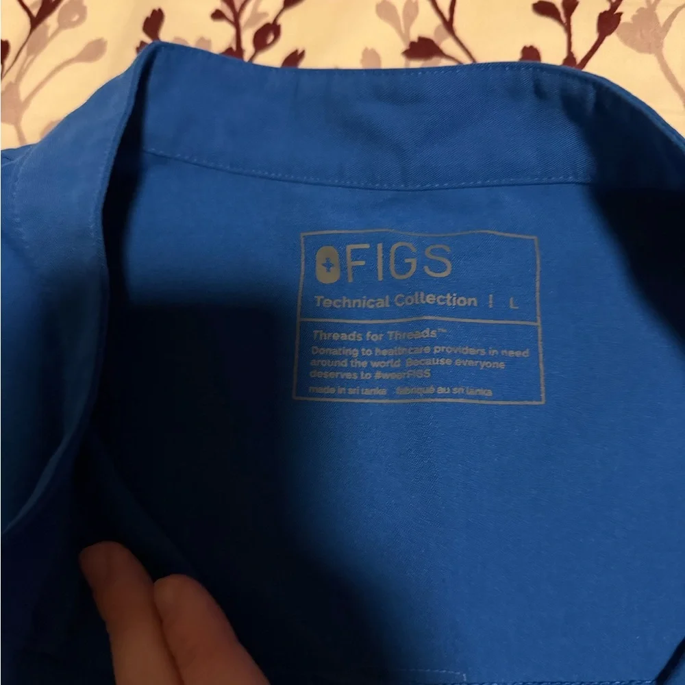 Figs woman’s royal Blue Rafaela top - Picture 2 of 2